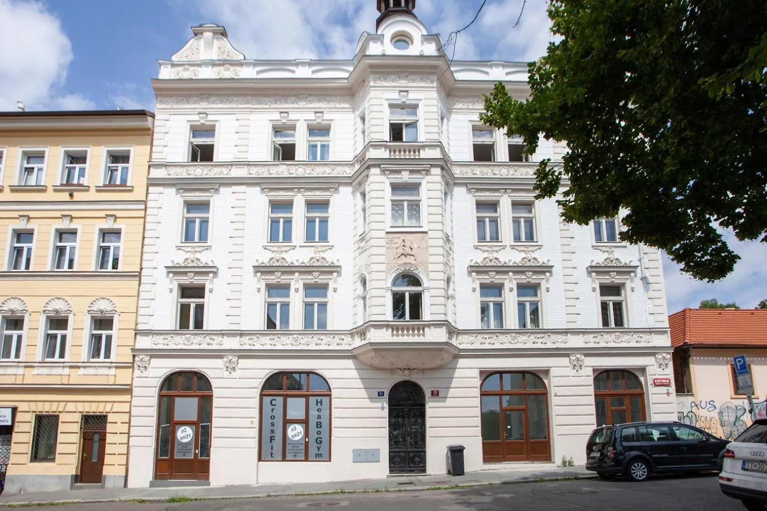 Blueground Rostovska Str Nr Park Foodie Area Prg-28 Prag Apartment